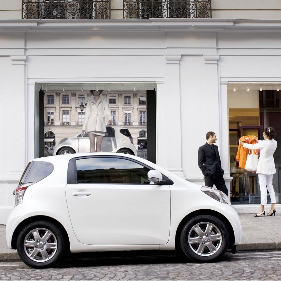  Toyota iQ 2008 года  (фото 100 из 225)